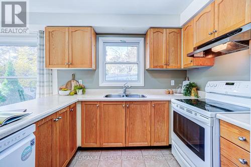 1 - 1 Adams Court, Uxbridge, ON - Indoor Photo Showing Kitchen With Double Sink