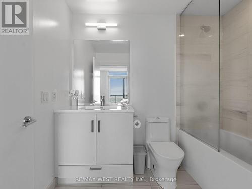 1106 - 60 Honeycrisp Crescent, Vaughan, ON - Indoor Photo Showing Bathroom