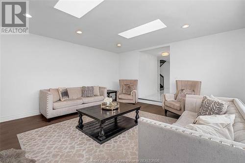 2850 Mangin Crescent, Windsor, ON - Indoor Photo Showing Living Room