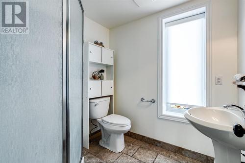 21-23 Talbot Street East Unit# Upper, Leamington, ON - Indoor Photo Showing Bathroom