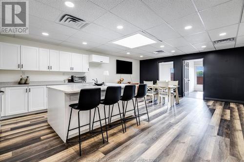 21-23 Talbot Street East Unit# Upper, Leamington, ON - Indoor Photo Showing Kitchen With Upgraded Kitchen