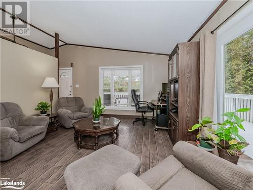 1851 Cedar Lane, Bracebridge, ON - Indoor Photo Showing Living Room