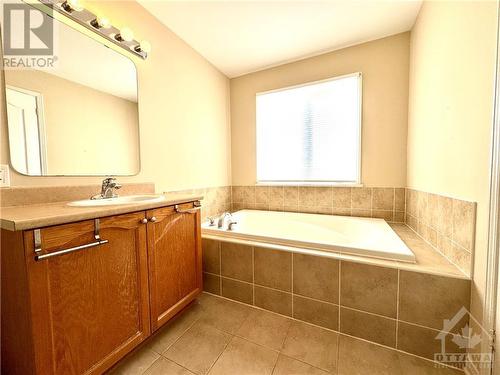 246 Badgeley Avenue, Kanata, ON - Indoor Photo Showing Bathroom