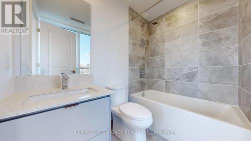 1902 - 30 Elm Drive, Mississauga, ON - Indoor Photo Showing Bathroom