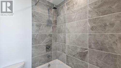 1902 - 30 Elm Drive, Mississauga, ON - Indoor Photo Showing Bathroom