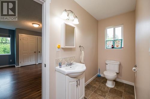 1225 Orion Road, Prince George, BC - Indoor Photo Showing Bathroom