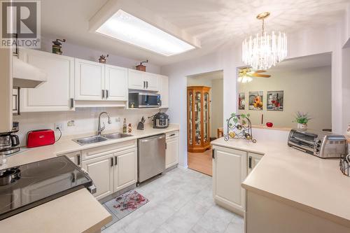 130 Abbott Street Unit# 309, Penticton, BC - Indoor Photo Showing Kitchen With Double Sink