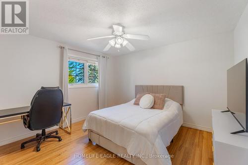 215 Valley View Drive, Innisfil, ON - Indoor Photo Showing Bedroom