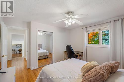 215 Valley View Drive, Innisfil, ON - Indoor Photo Showing Bedroom