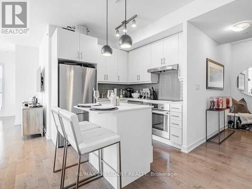 2202 - 1 The Esplanade Street, Toronto, ON - Indoor Photo Showing Kitchen With Upgraded Kitchen