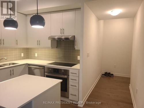 2202 - 1 The Esplanade Street, Toronto, ON - Indoor Photo Showing Kitchen With Upgraded Kitchen