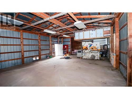 426 Aylmer Road, Chase, BC - Indoor Photo Showing Garage