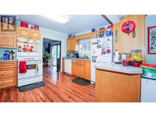 426 Aylmer Road, Chase, BC - Indoor Photo Showing Kitchen