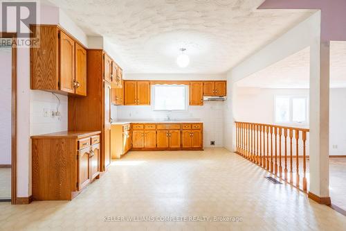 21 Darrow Drive, Hamilton, ON - Indoor Photo Showing Kitchen