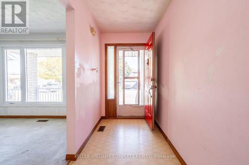 21 Darrow Drive, Hamilton, ON - Indoor Photo Showing Other Room