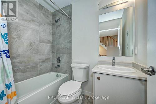 D-14 - 10 Palace Street, Kitchener, ON - Indoor Photo Showing Bathroom