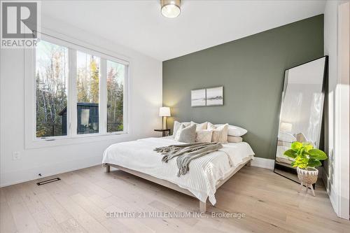 102 Goldie Court, Blue Mountains, ON - Indoor Photo Showing Bedroom