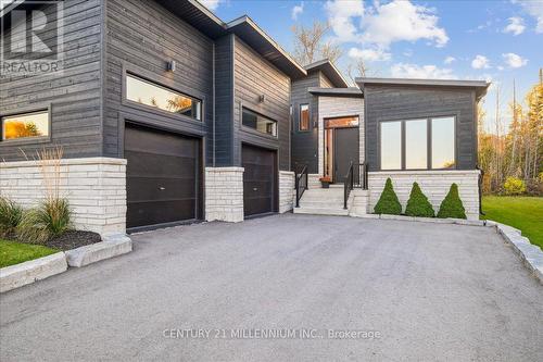 102 Goldie Court, Blue Mountains, ON - Outdoor With Facade