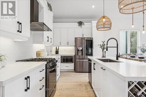 102 Goldie Court, Blue Mountains, ON - Indoor Photo Showing Kitchen With Upgraded Kitchen