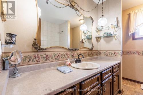 52 Greenmeadow Court, St. Catharines, ON - Indoor Photo Showing Bathroom