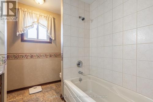 52 Greenmeadow Court, St. Catharines, ON - Indoor Photo Showing Bathroom