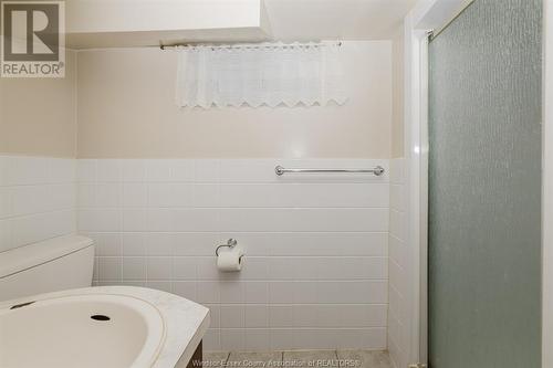 1026 Watson Avenue, Windsor, ON - Indoor Photo Showing Bathroom