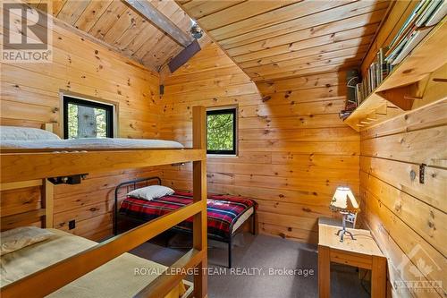 9687 Mississippi River, North Frontenac (Frontenac North), ON - Indoor Photo Showing Bedroom