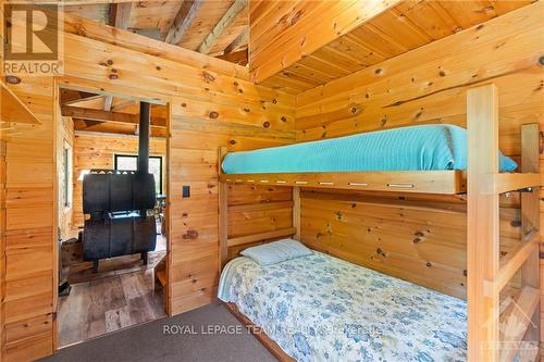 9687 Mississippi River, North Frontenac (Frontenac North), ON - Indoor Photo Showing Bedroom