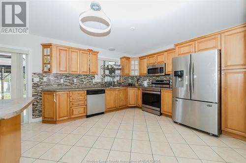 152 Shady Spring Crescent, Lakeshore, ON - Indoor Photo Showing Kitchen