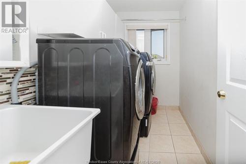 152 Shady Spring Crescent, Lakeshore, ON - Indoor Photo Showing Laundry Room