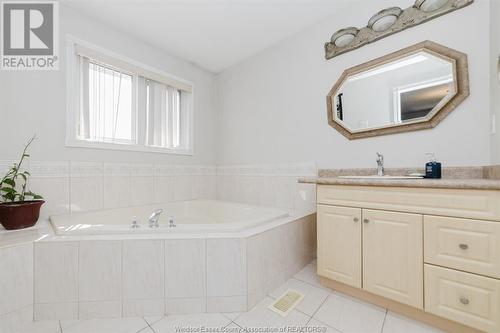 152 Shady Spring Crescent, Lakeshore, ON - Indoor Photo Showing Bathroom