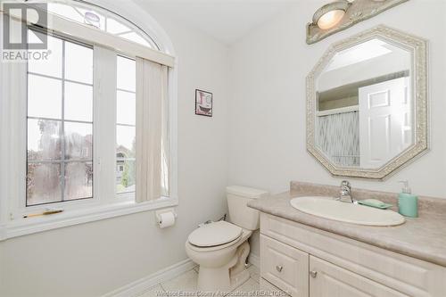 152 Shady Spring Crescent, Lakeshore, ON - Indoor Photo Showing Bathroom