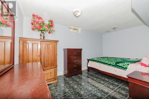 152 Shady Spring Crescent, Lakeshore, ON - Indoor Photo Showing Bedroom