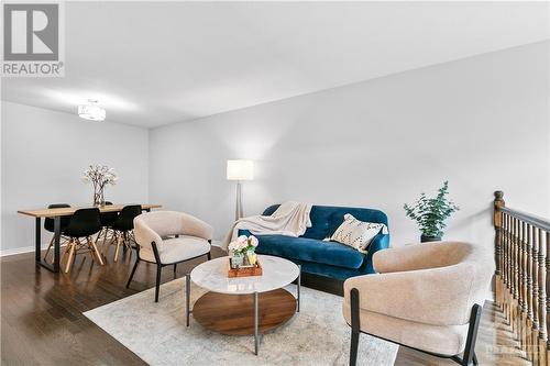 152 Patriot Place, Ottawa, ON - Indoor Photo Showing Living Room