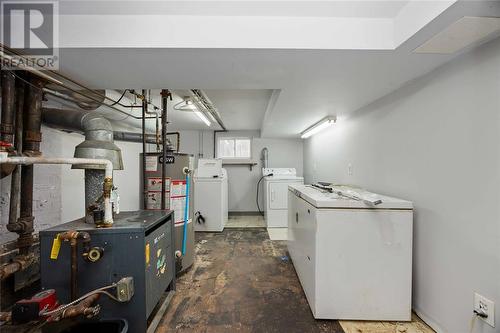 257 Vidal Street South ..., Sarnia, ON - Indoor Photo Showing Laundry Room