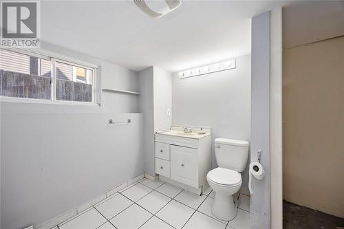 257 Vidal Street South ..., Sarnia, ON - Indoor Photo Showing Bathroom