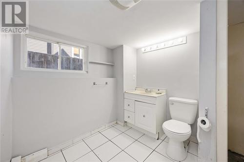 257 Vidal Street South ..., Sarnia, ON - Indoor Photo Showing Bathroom