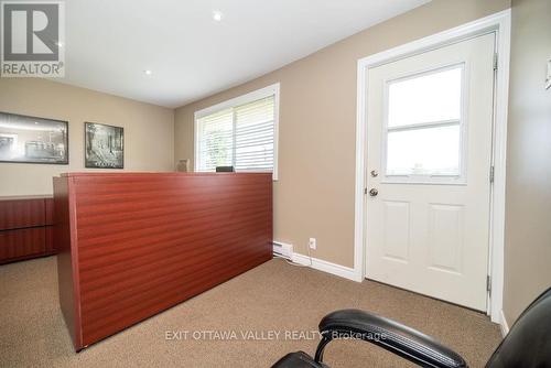 6 Glendale Avenue, Deep River, ON - Indoor Photo Showing Bedroom