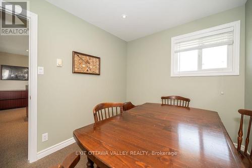 6 Glendale Avenue, Deep River, ON - Indoor Photo Showing Dining Room