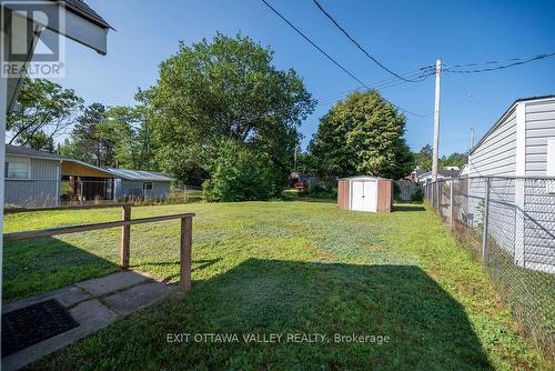 6 Glendale Avenue, Deep River, ON - Outdoor