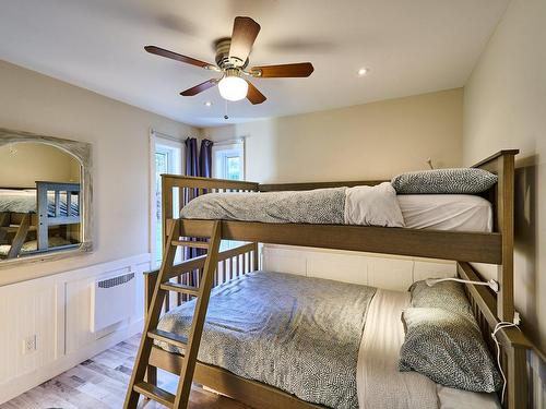 Chambre Ã Â coucher - 234 Ch. Du Lac-Sylvère, Saint-Donat, QC - Indoor Photo Showing Bedroom