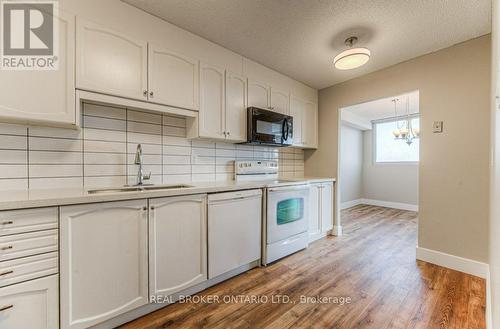 1002 - 375 King Street N, Waterloo, ON - Indoor Photo Showing Kitchen