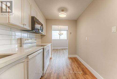 1002 - 375 King Street N, Waterloo, ON - Indoor Photo Showing Kitchen