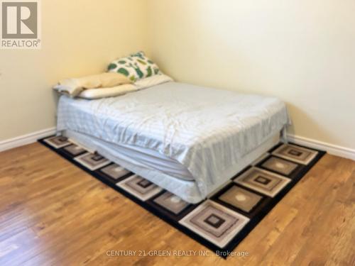 100 Reid Avenue S, Hamilton, ON - Indoor Photo Showing Bedroom