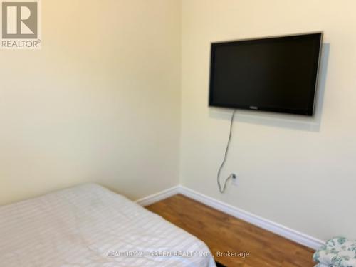 100 Reid Avenue S, Hamilton, ON - Indoor Photo Showing Bedroom