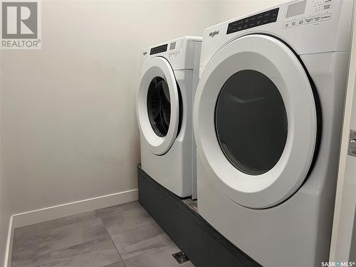 503 Ells Crescent, Saskatoon, SK - Indoor Photo Showing Laundry Room