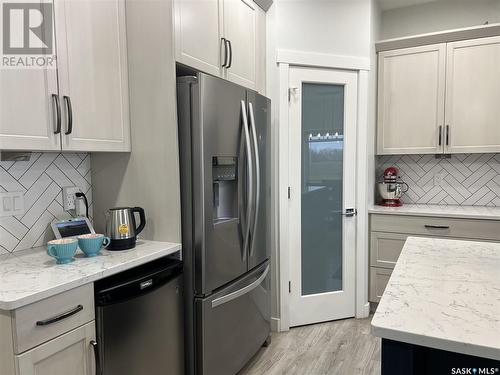 503 Ells Crescent, Saskatoon, SK - Indoor Photo Showing Kitchen