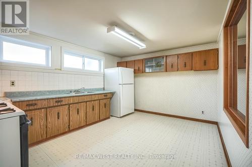 330 Rathburn Road, Toronto, ON - Indoor Photo Showing Other Room