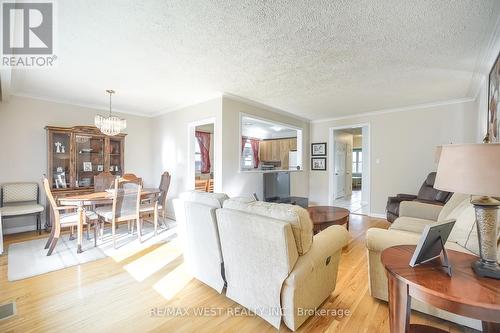 330 Rathburn Road, Toronto, ON - Indoor Photo Showing Living Room