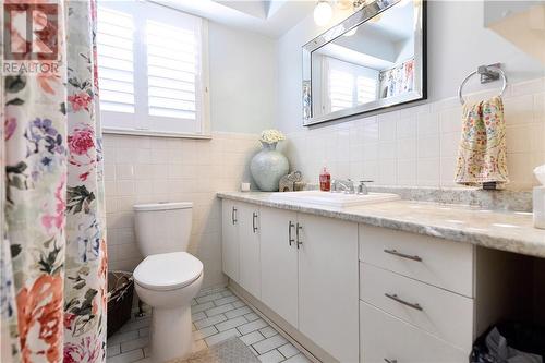 697 Connaught Avenue, Sudbury, ON - Indoor Photo Showing Bathroom